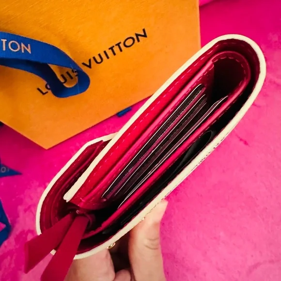 Louis Vuitton Victorine Wallet Fuchsia - Picture 6 of 7